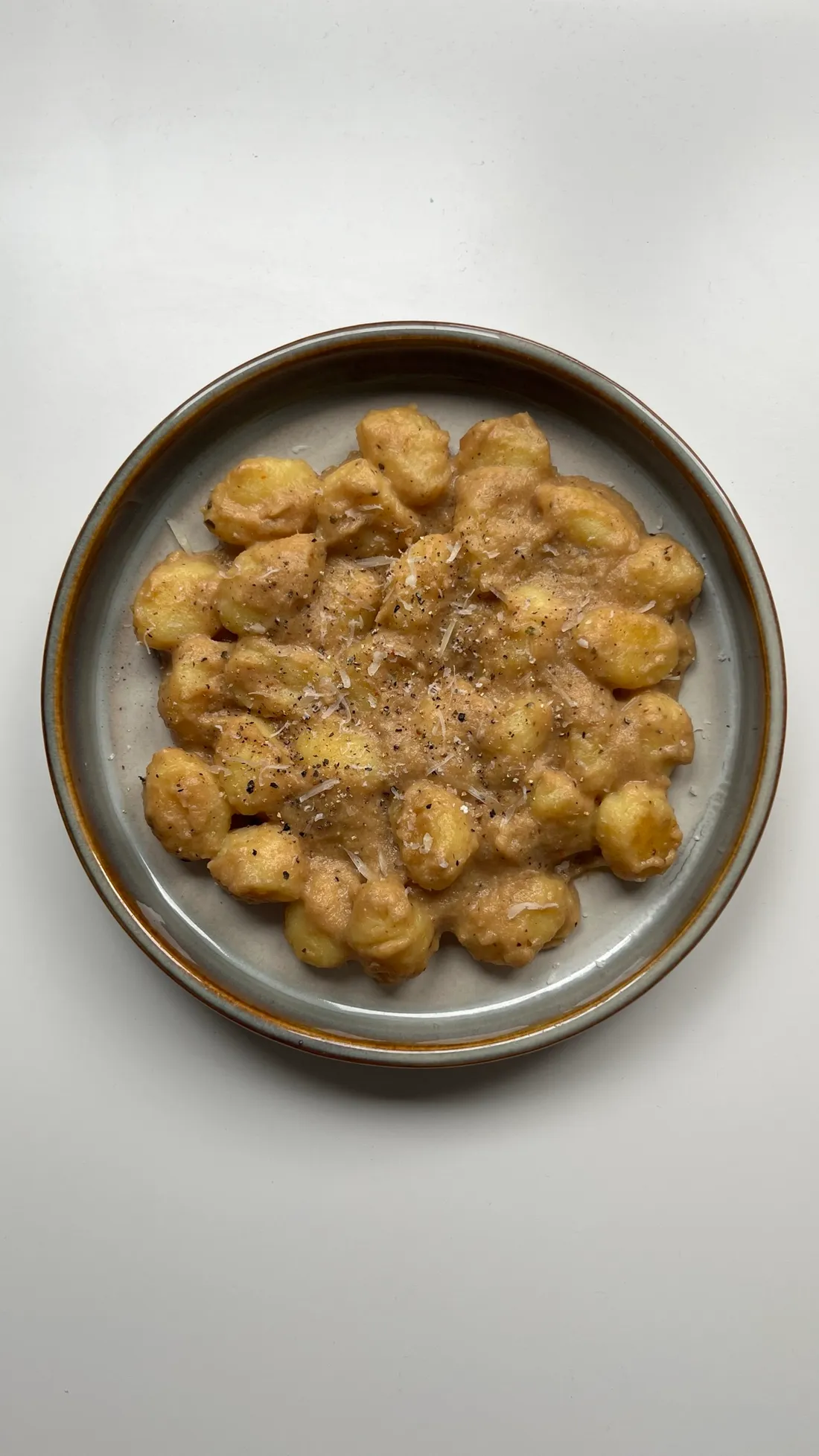Foto de Gnocchis con cebolla caramelizada